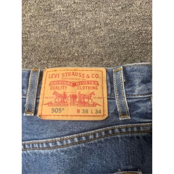 Vintage Levi's 505 Jeans - Picture 4 of 6